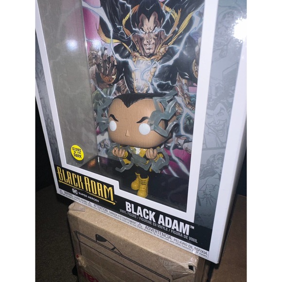 Funko Pop! Black Adam (Glow In The Dark) - Picture 4 of 9